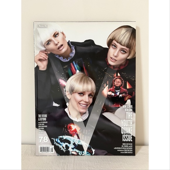 V Magazine - Picture 2 of 5